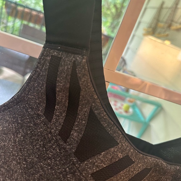 LIVI Max Support Wicking Underwire Sports Bra - Picture 6 of 10